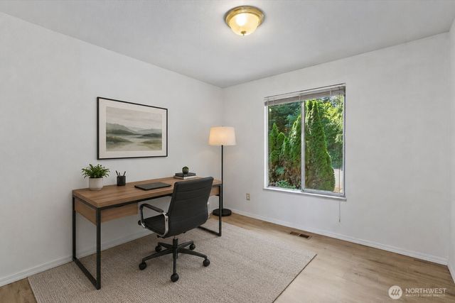 3006 89th Place SE, Mercer Island, WA 98040