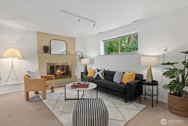 3006 89th Place SE, Mercer Island, WA 98040