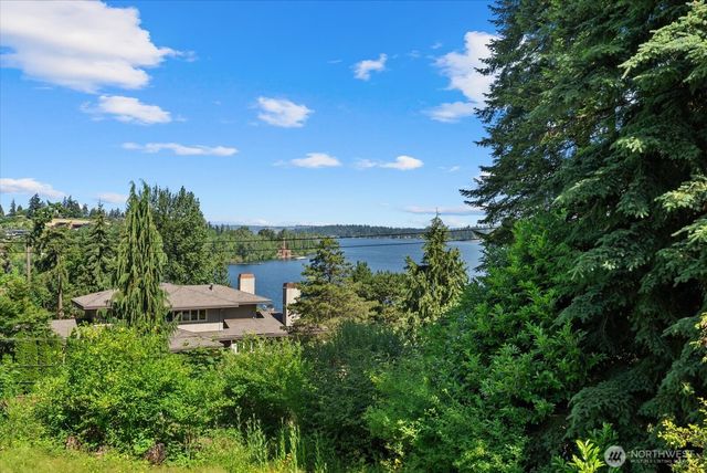 3006 89th Place SE, Mercer Island, WA 98040