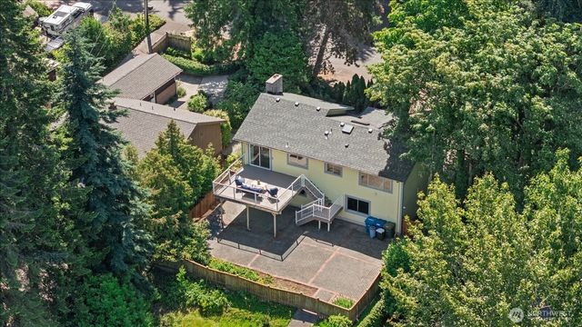 3006 89th Place SE, Mercer Island, WA 98040