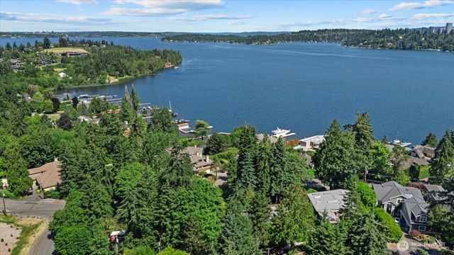 3006 89th Place SE, Mercer Island, WA 98040