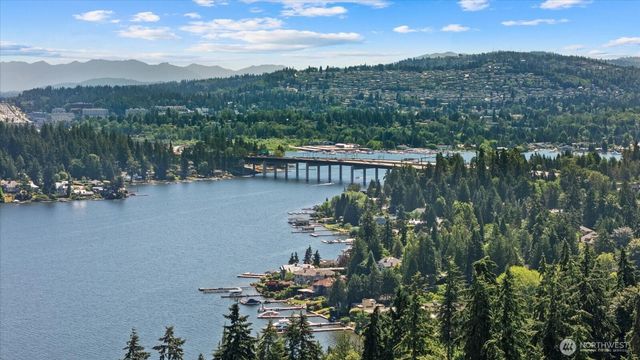 3006 89th Place SE, Mercer Island, WA 98040