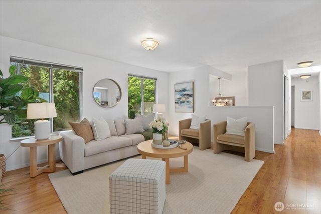 3006 89th Place SE, Mercer Island, WA 98040