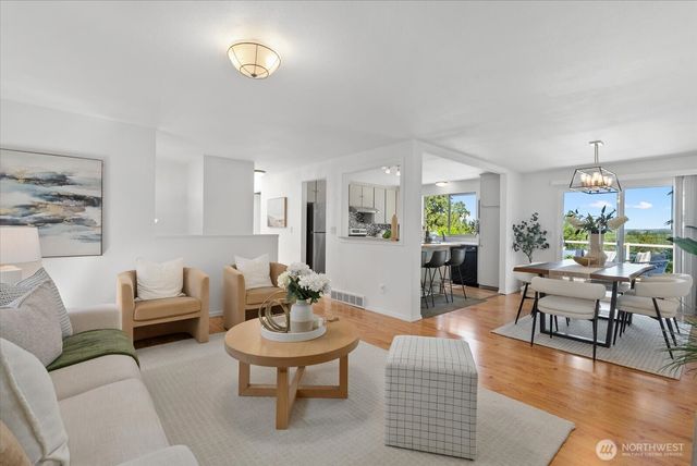 3006 89th Place SE, Mercer Island, WA 98040