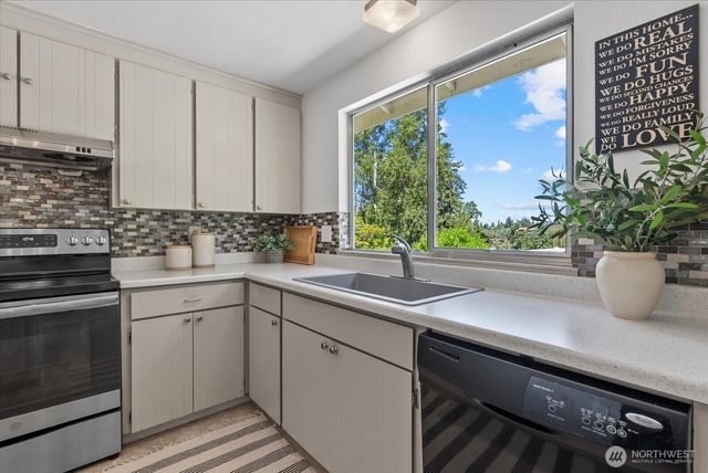 3006 89th Place SE, Mercer Island, WA 98040