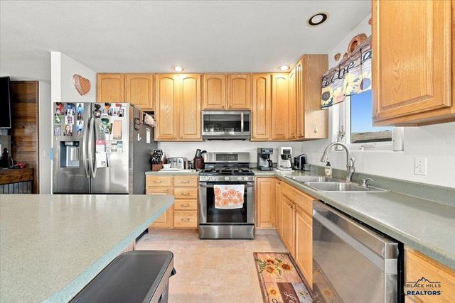 3506 ROUGHLOCK LN, Spearfish, SD 57783