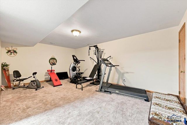 3506 ROUGHLOCK LN, Spearfish, SD 57783