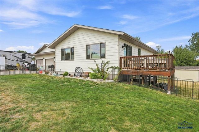3506 ROUGHLOCK LN, Spearfish, SD 57783