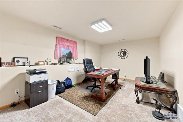 3506 ROUGHLOCK LN, Spearfish, SD 57783