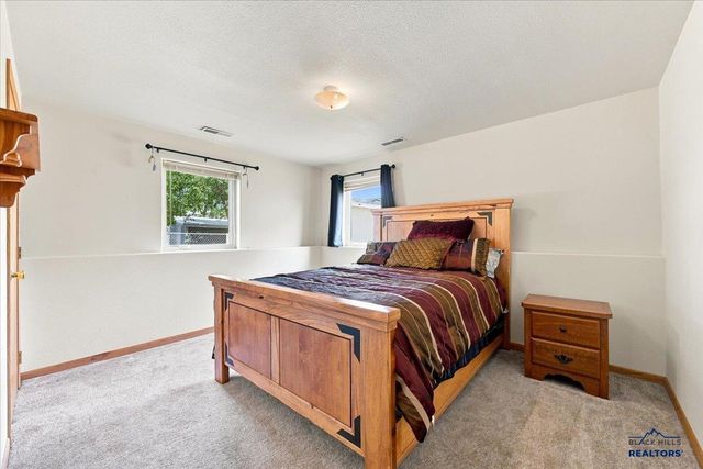 3506 ROUGHLOCK LN, Spearfish, SD 57783