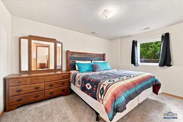3506 ROUGHLOCK LN, Spearfish, SD 57783
