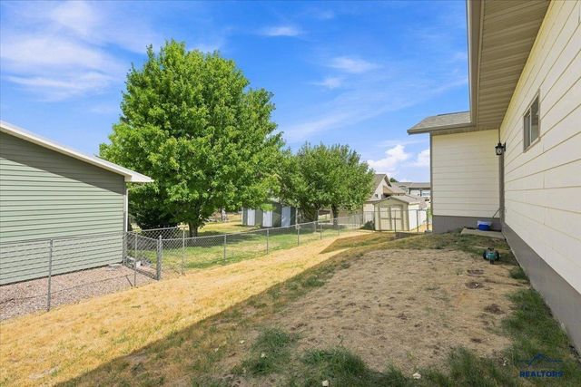 3506 ROUGHLOCK LN, Spearfish, SD 57783