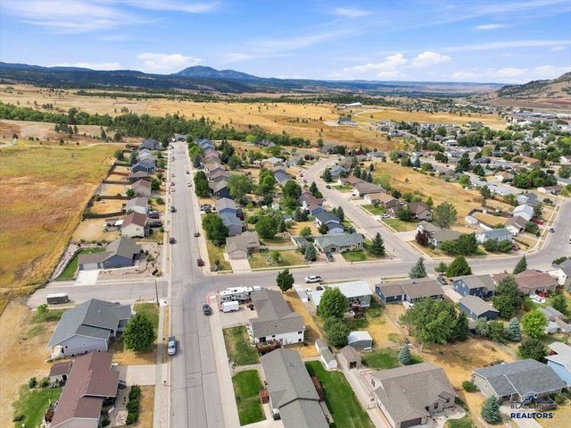 3506 ROUGHLOCK LN, Spearfish, SD 57783