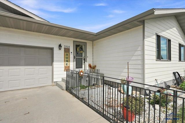 3506 ROUGHLOCK LN, Spearfish, SD 57783