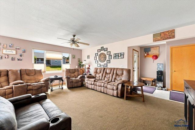 3506 ROUGHLOCK LN, Spearfish, SD 57783