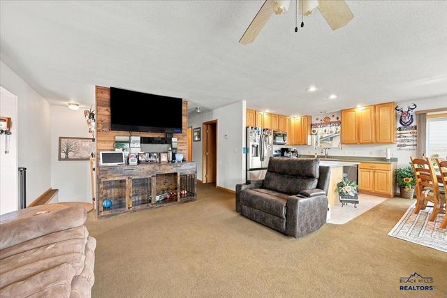 3506 ROUGHLOCK LN, Spearfish, SD 57783