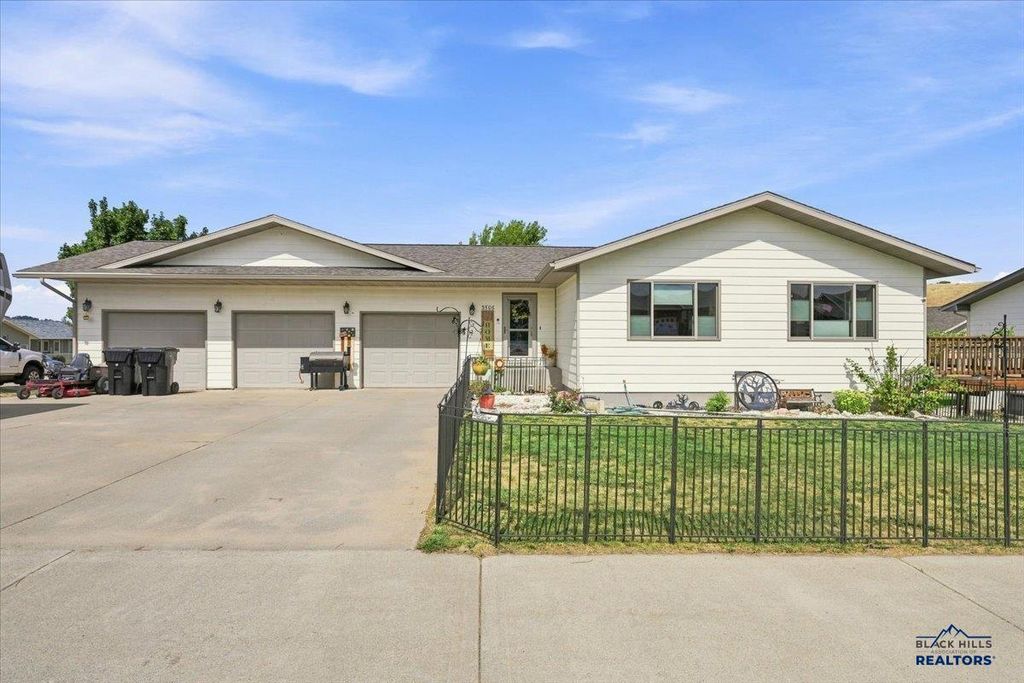 3506 ROUGHLOCK LN, Spearfish, SD 57783