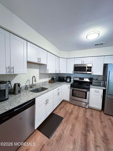 80 Bradford Court, Aberdeen, NJ 07747
