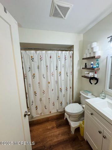 80 Bradford Court, Aberdeen, NJ 07747