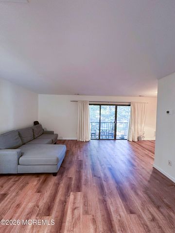 80 Bradford Court, Aberdeen, NJ 07747