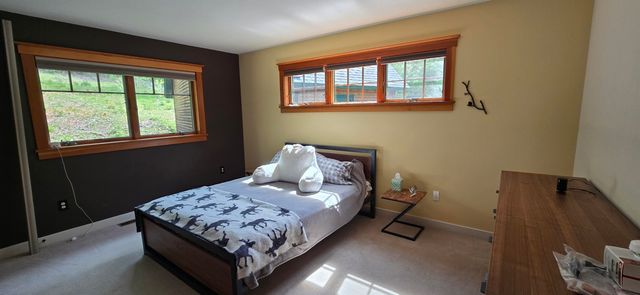 96 Hawkwood Lane, Hartford, VT 05059