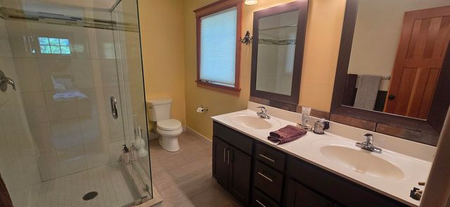 96 Hawkwood Lane, Hartford, VT 05059