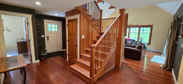 96 Hawkwood Lane, Hartford, VT 05059