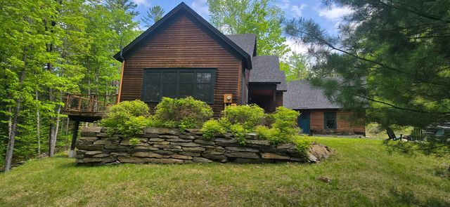 96 Hawkwood Lane, Hartford, VT 05059