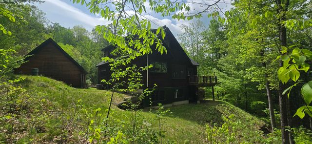 96 Hawkwood Lane, Hartford, VT 05059
