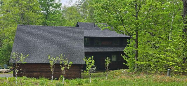 96 Hawkwood Lane, Hartford, VT 05059