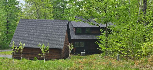 96 Hawkwood Lane, Hartford, VT 05059