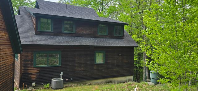 96 Hawkwood Lane, Hartford, VT 05059