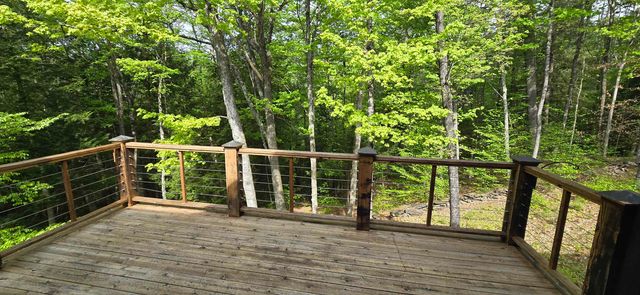 96 Hawkwood Lane, Hartford, VT 05059