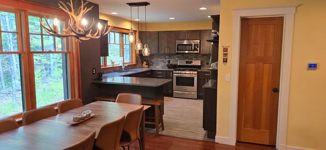 96 Hawkwood Lane, Hartford, VT 05059