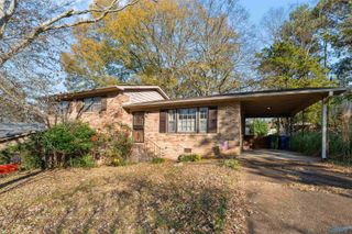 3909 W Crestview Drive NW, Huntsville, AL 35816