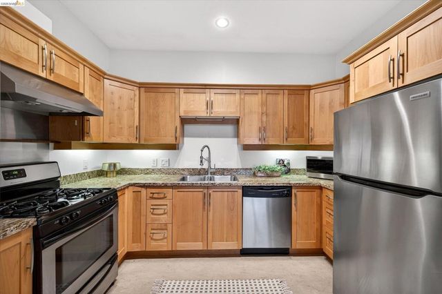 574 48th st 403, Oakland, CA 94609