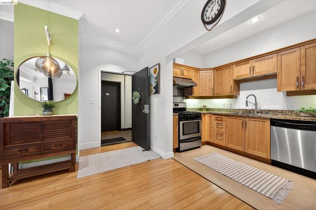 574 48th st 403, Oakland, CA 94609