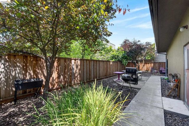 574 48th st 403, Oakland, CA 94609
