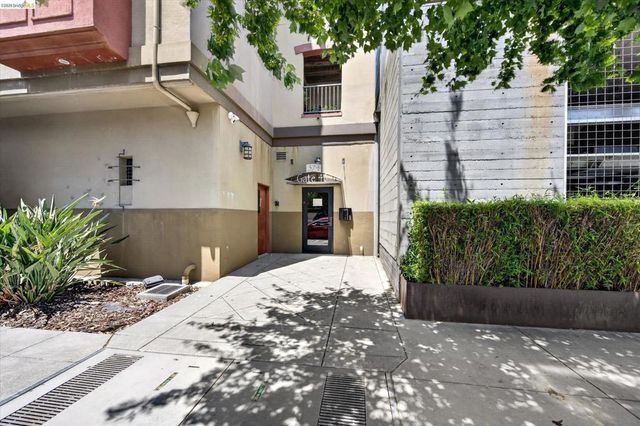 574 48th st 403, Oakland, CA 94609
