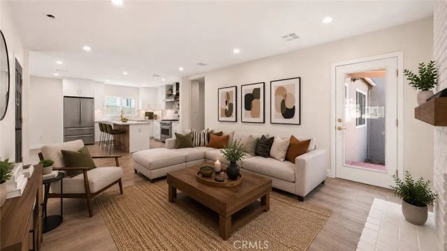 1230 Spazier Avenue, Glendale, CA 91201