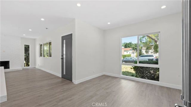 1230 Spazier Avenue, Glendale, CA 91201