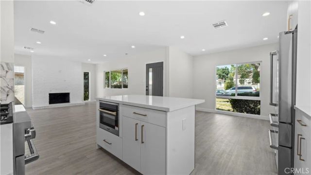1230 Spazier Avenue, Glendale, CA 91201
