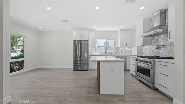 1230 Spazier Avenue, Glendale, CA 91201