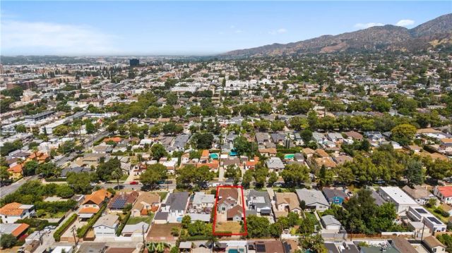 1230 Spazier Avenue, Glendale, CA 91201