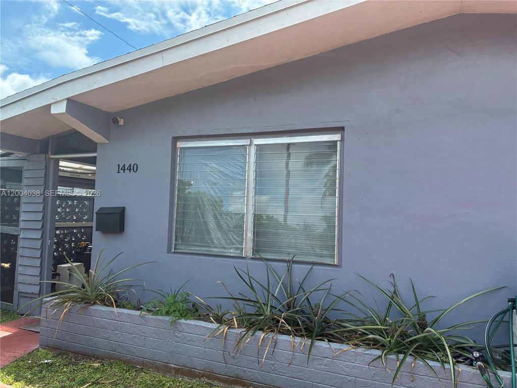 1440 NE 174th St, North Miami Beach, FL 33162