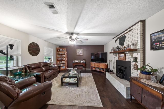 32 Mark Lynn Circle, Cabot, AR 72023