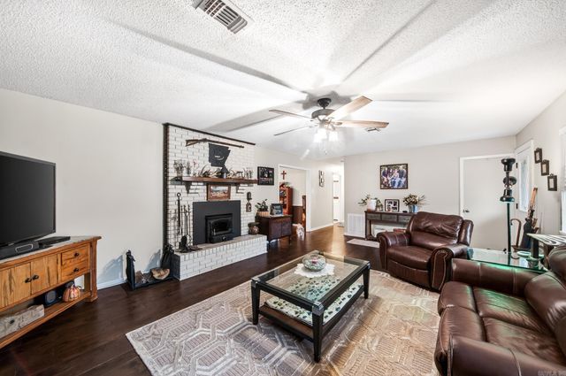 32 Mark Lynn Circle, Cabot, AR 72023