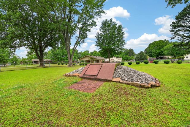 32 Mark Lynn Circle, Cabot, AR 72023