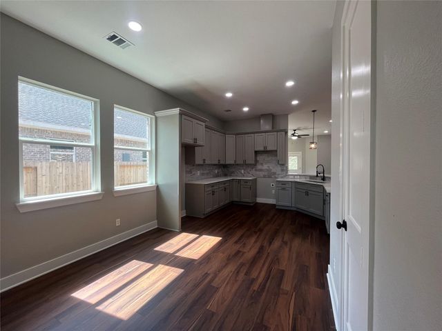 28811 Champion Oaks Dr, Magnolia, TX 77354