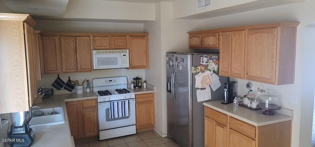 804 BONNIE Court, Santa Teresa, NM 88008